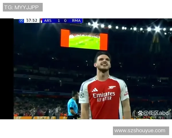 足球明星意外失误瞬间曝光引发热议球迷反应各异